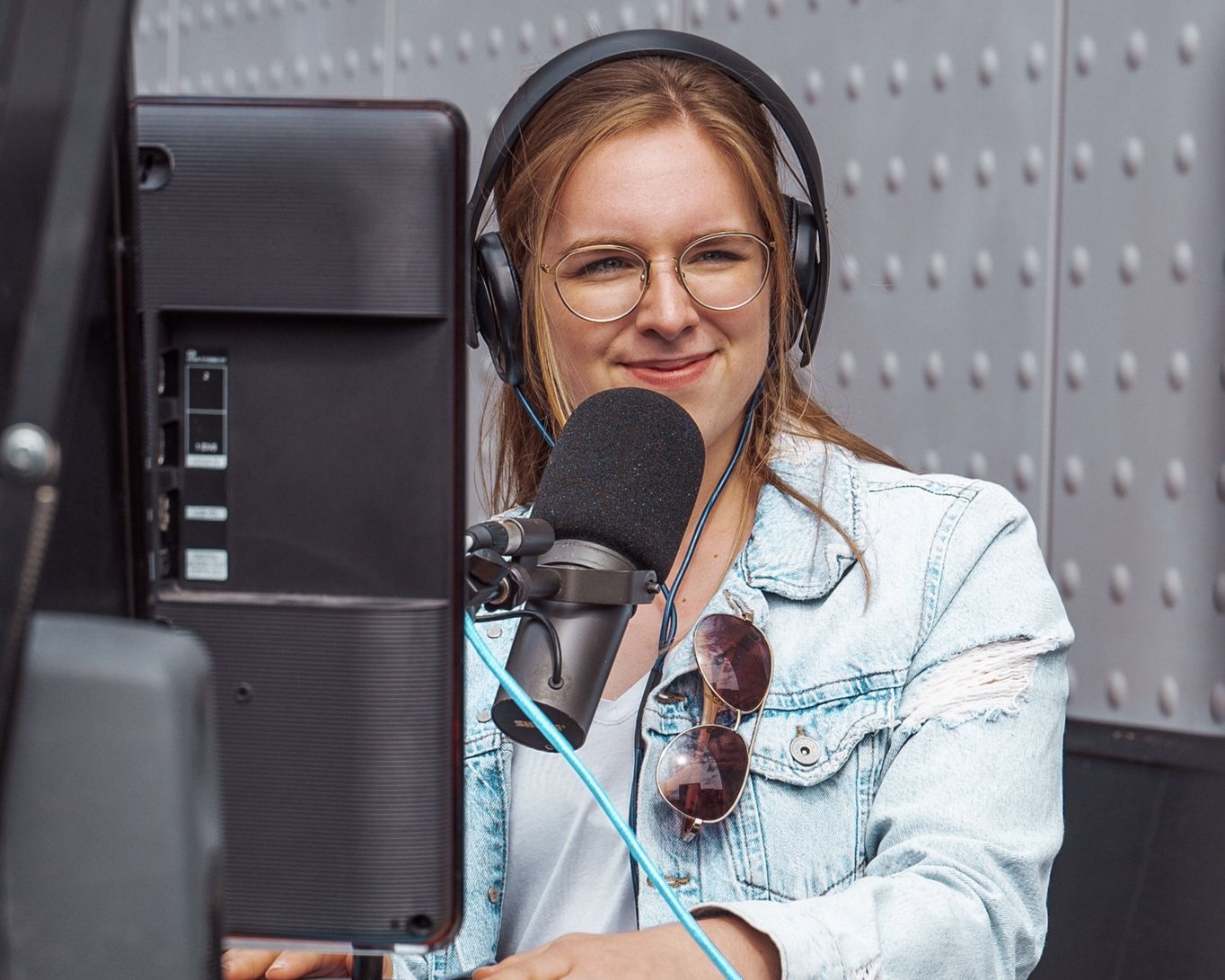 b737d72d-402b-4e34-b20e-6708728002d2 2